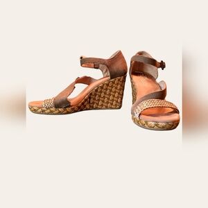 Toms- Clarissa Weaved Jute Wedges  Strappy, Size 9.5 Olive